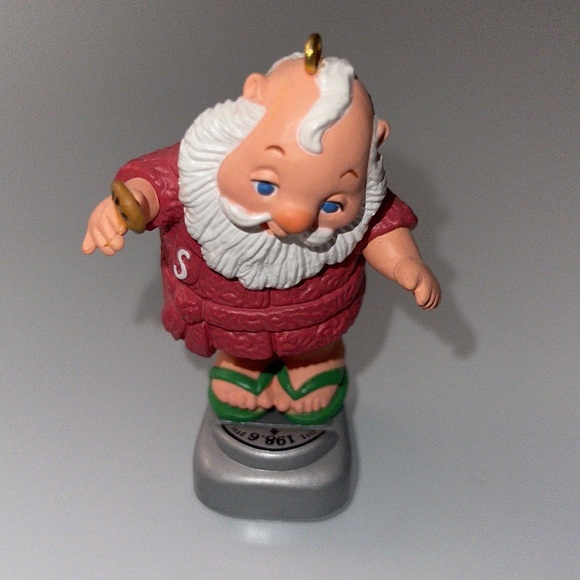 Four Vintage Hallmark Ornaments - Picture 7 of 9